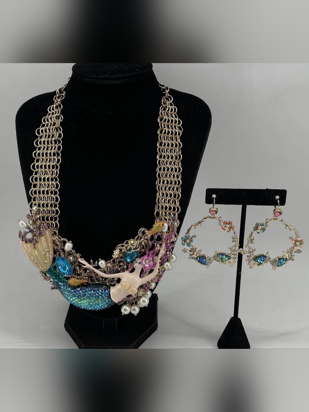 🐚*Super Rare* Betsey Johnson Mermaid Statement Necklace with Matching Earrings.
